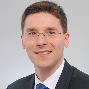 Dr Lukas Goetz